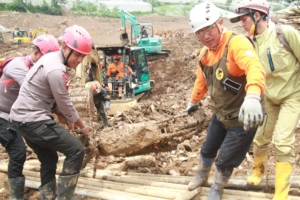 53 Korban Longsor Cisarua KBB Ditemukan, 38 Jenazah Teridentifikasi