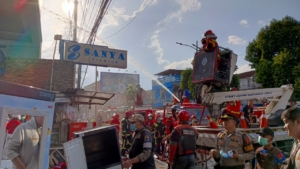 10 Mobil Dikerahkan, Pemadaman Toko Sanya Cianjur Sempat Mengalami Kendala