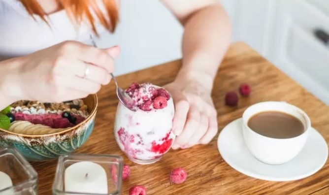 7 Makanan yang Membantu Menurunkan Asam Lambung