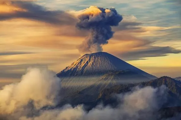 Gunung Semeru Erupsi Pagi Ini, Tinggi Letusan 1.000 Meter