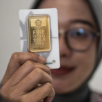 Harga Emas Antam Logam Mulia Hari Ini Jatuh ke Level Terendah 9 Bulan, Turun Rp13.000 per gram